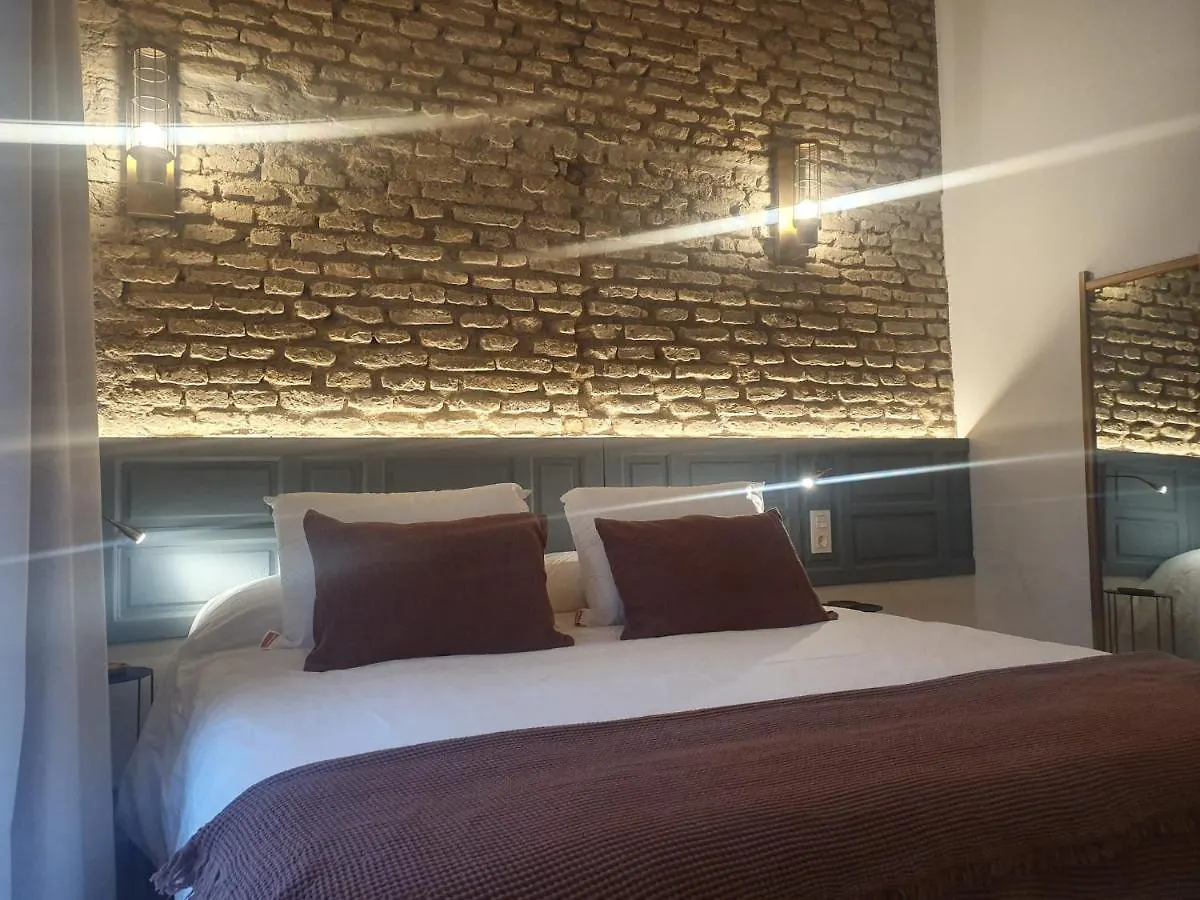 San Jorge Suites Triana location