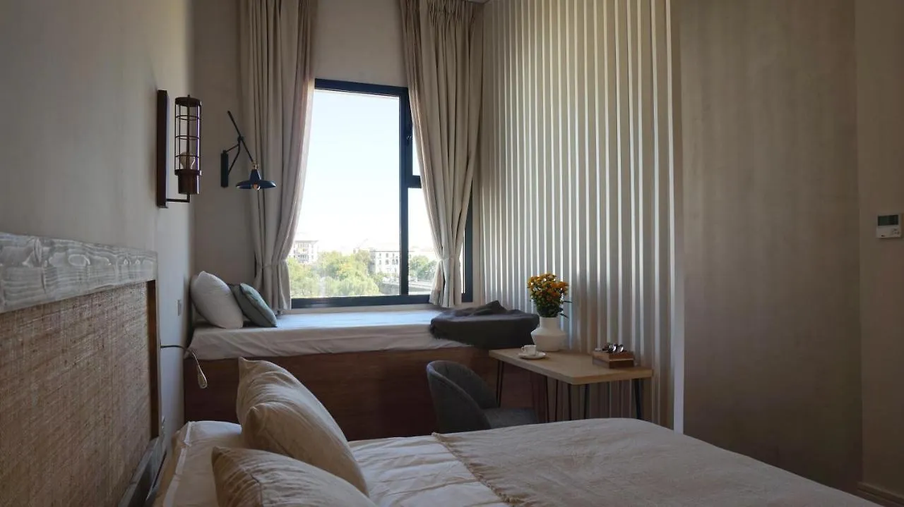 Estudios y Ático vistas de Triana Siviglia Spagna