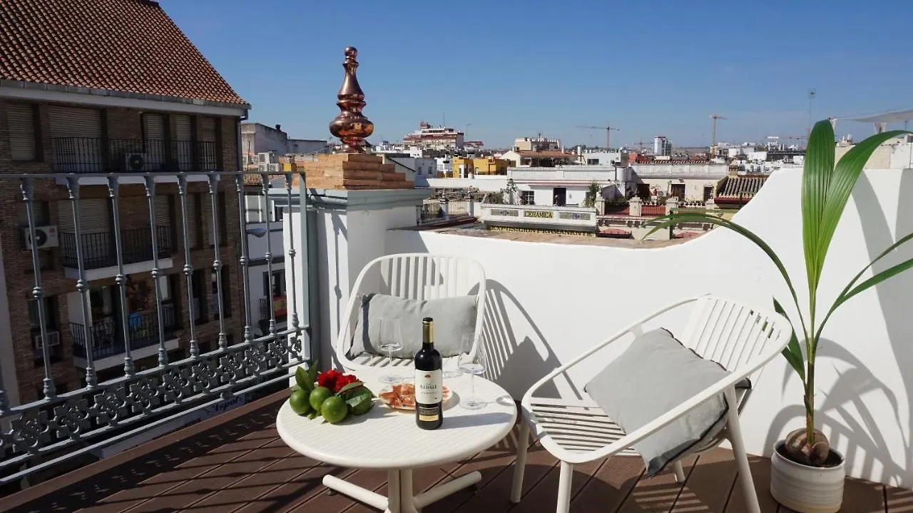 Estudios y Ático vistas de Triana Siviglia 0*,  Spagna